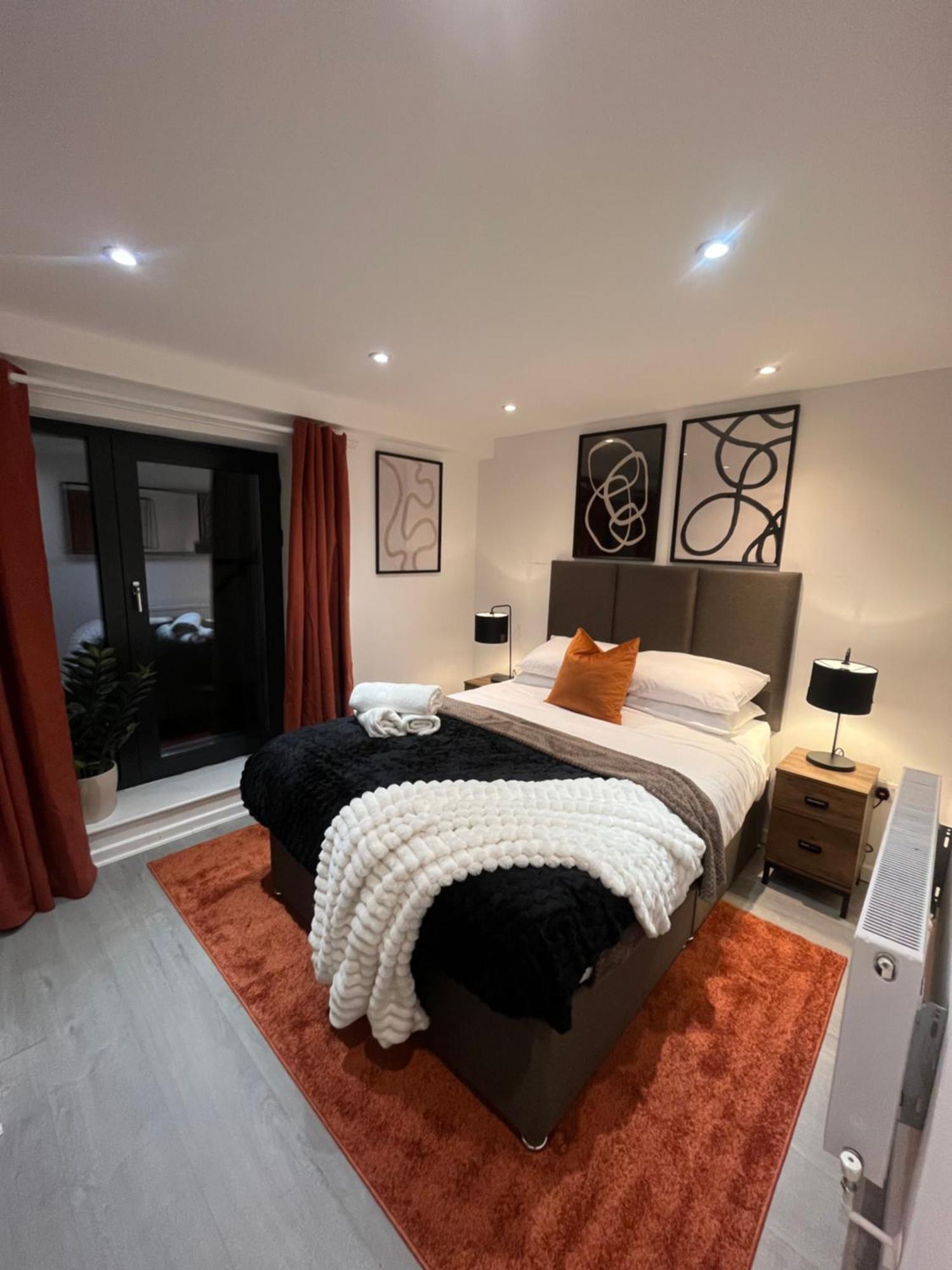 Premier North Apartment